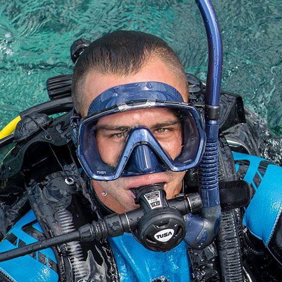 Details about   Tusa Freedom HD Mask Scuba Diving FreeDiving Snorkeling Indigo M-1001QID-ID 